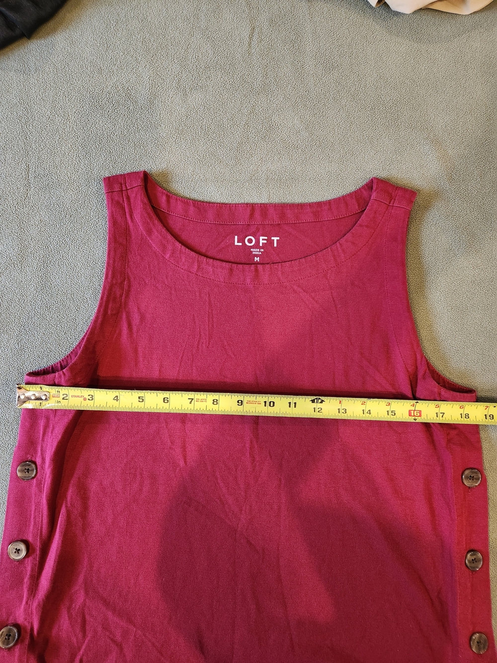 LOFT Women's Sleeveless Button-Side Shell - Berry